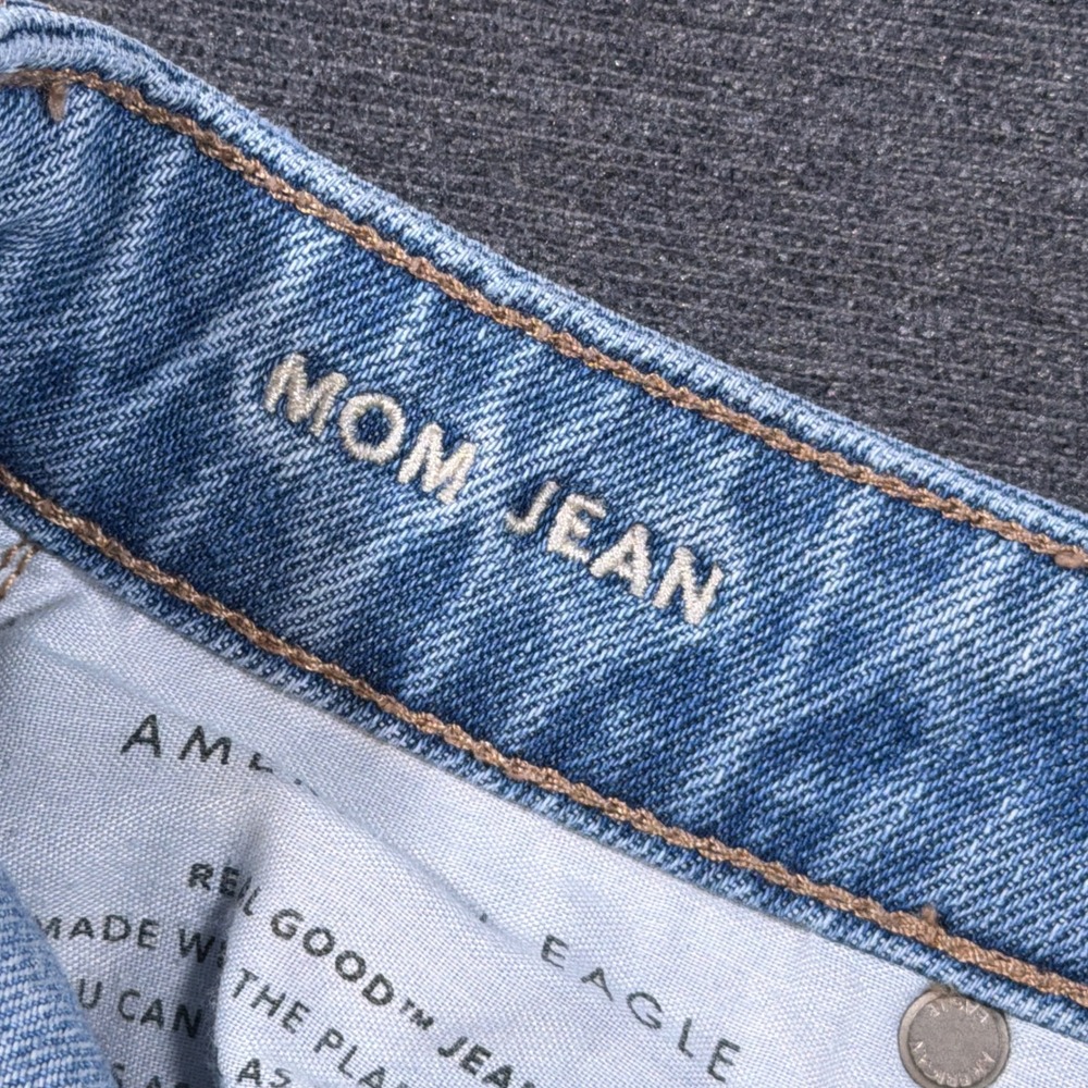 American Eagle Mom Jeans Women 2 Blue Distressed High Rise Light Wash Denim Boho - Picture 4 of 10